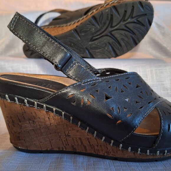 Earth Aries Leather Upper wedge sandal - Picture 4 of 11